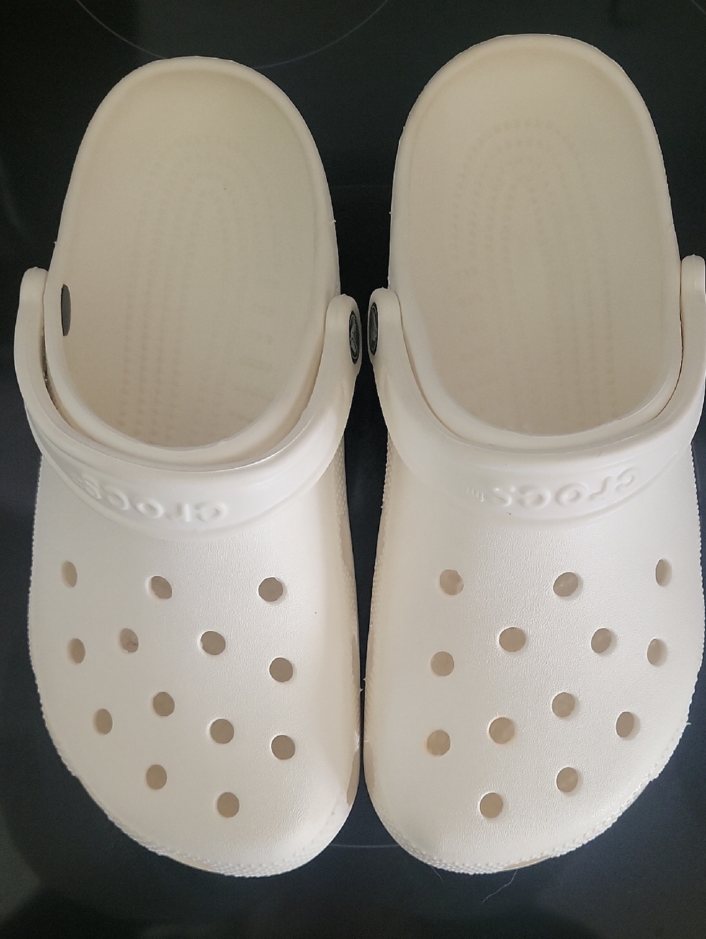 CROCS Classic Clog in Light Cream